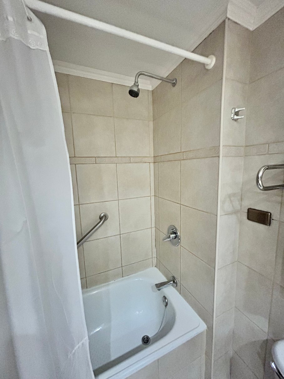 迭戈阿尔马格罗瓦尔迪维亚酒店-浴室