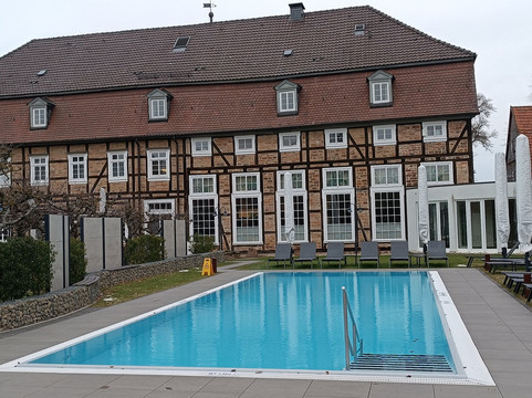 巴特阿罗尔森迎宾城市主图