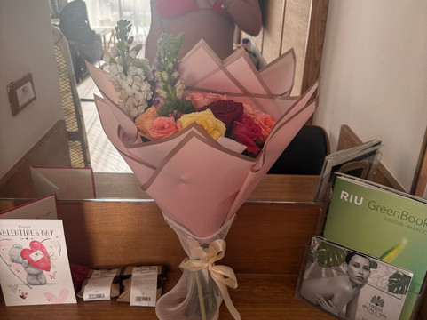 堤基达塔哈佐特悦宜湾奢享酒店主图