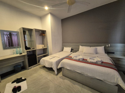 那拉维利海滩温泉酒店主图