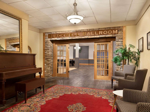 广场酒店，温德姆Trademark精选