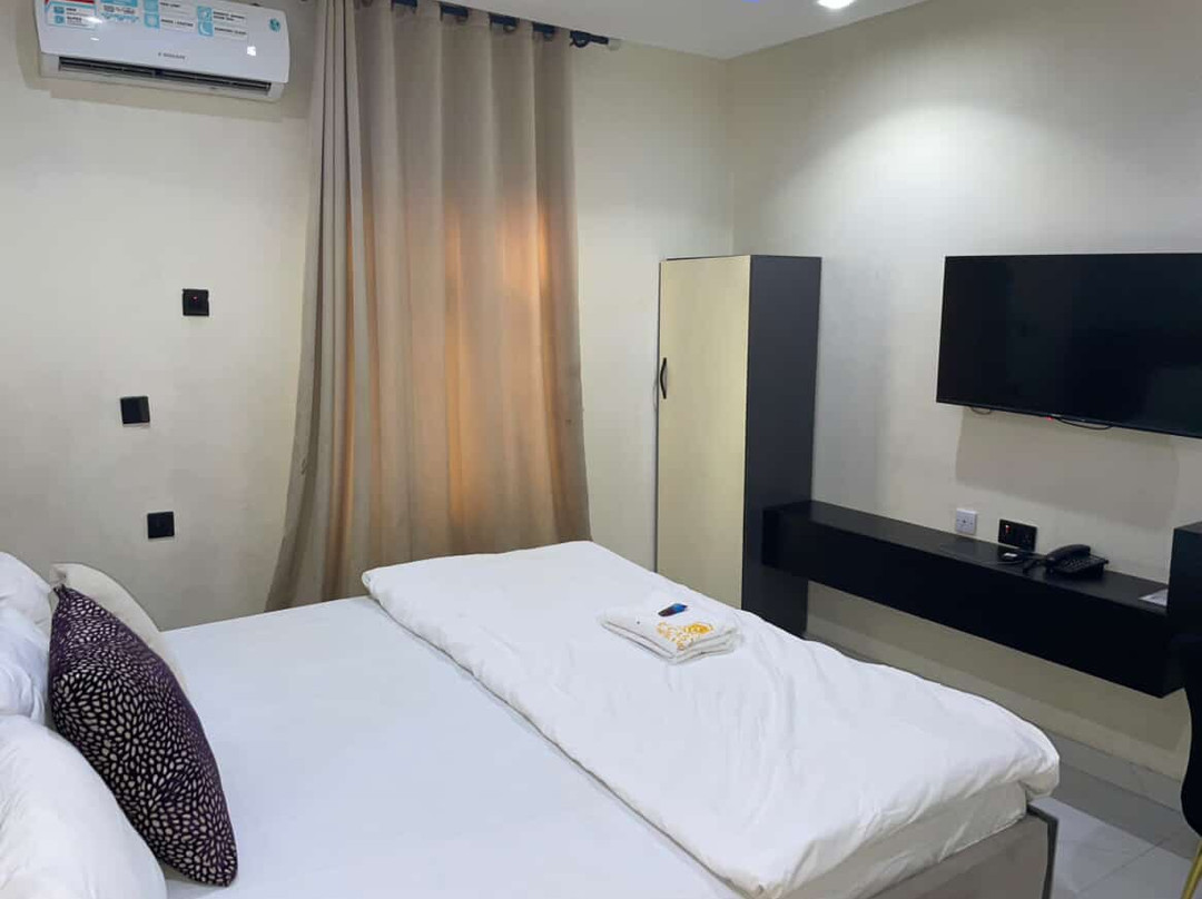 Dcastel Hotel And Suite