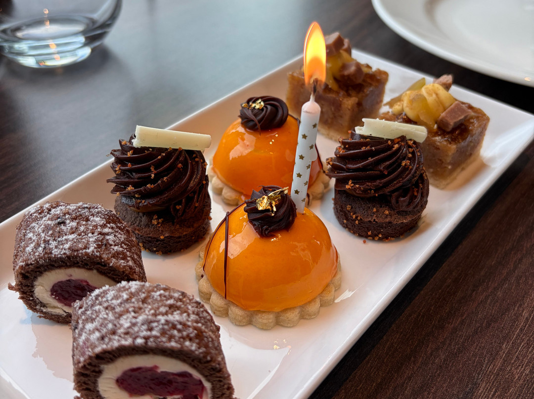 The Approach At The Landing Hotel