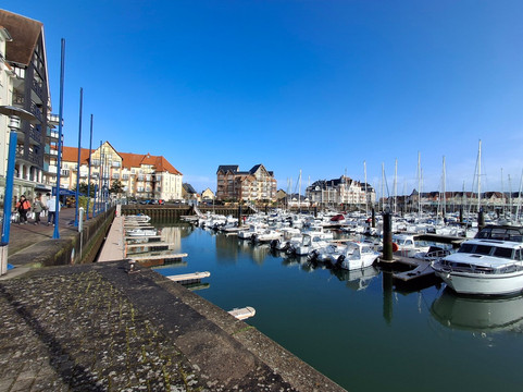 Port Guillaume-Dives-sur-Mer必去景点