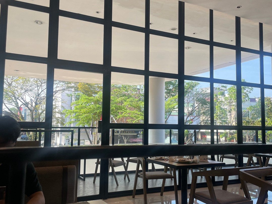 金色郁金香酒店-坤甸主图