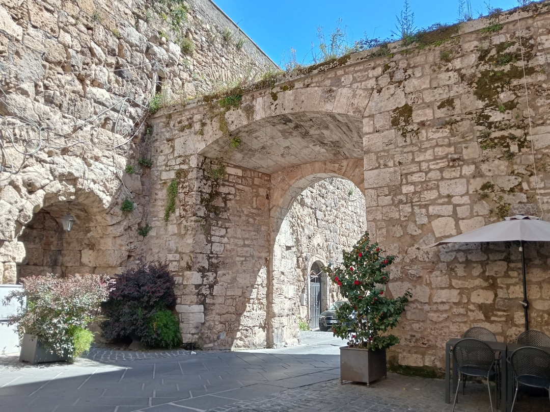 Porta Santa Maria-Anagni必去景点