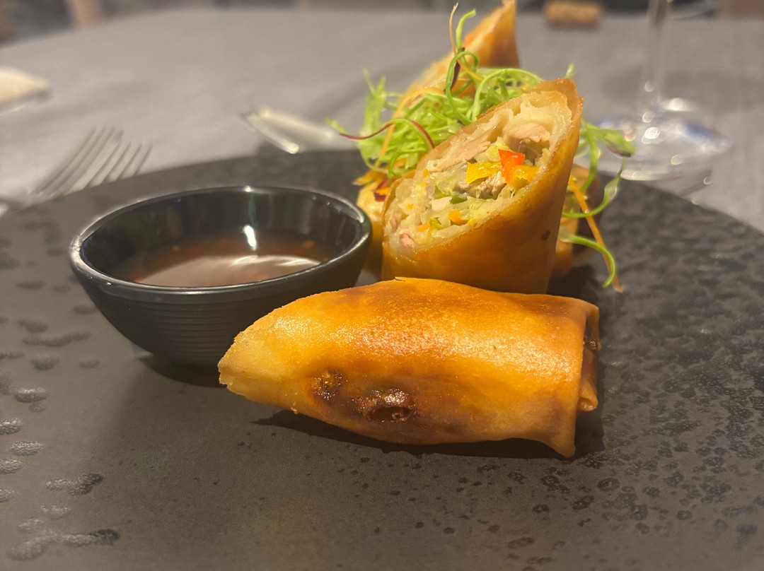 日出玉石酒店-限成人主图