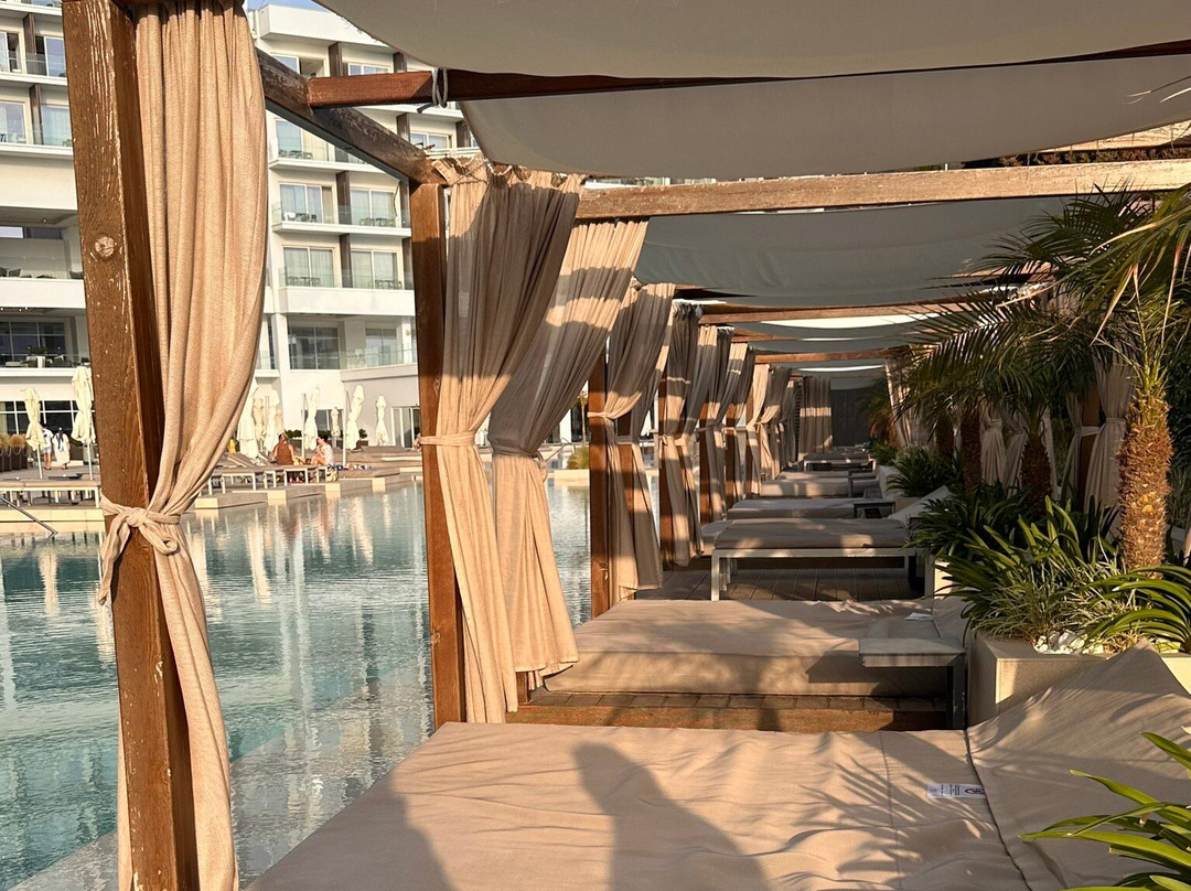 Chrysomare Beach Hotel and Resort主图