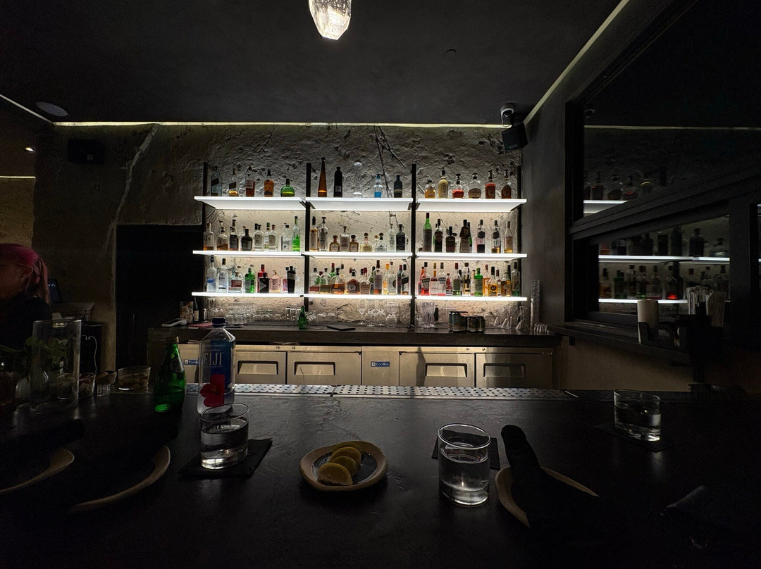 Awwa Raw Bar