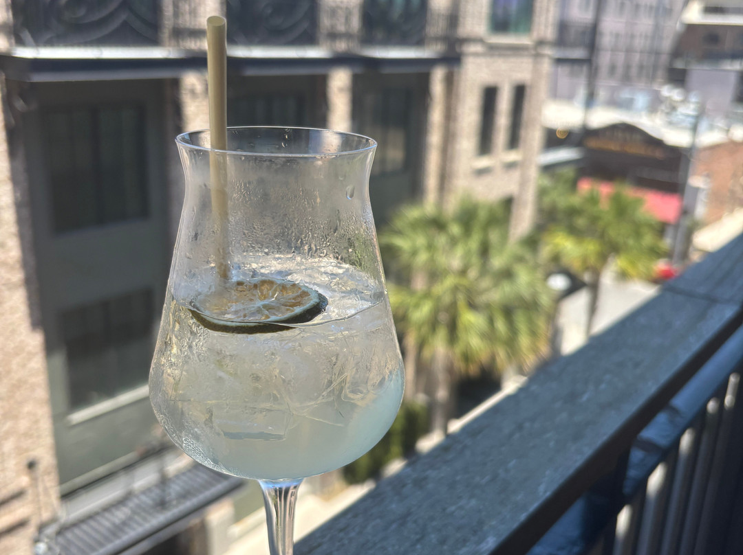 洛特雷尔酒店主图