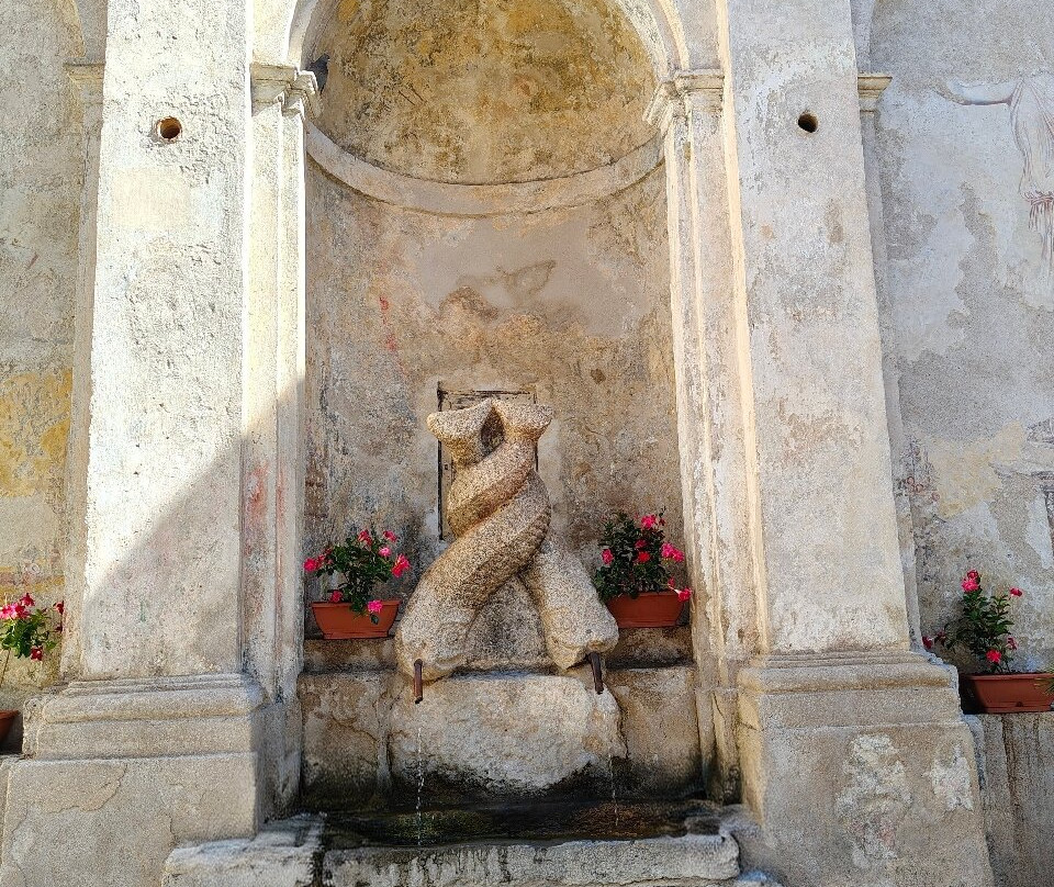 Fontana dei Delfini, detta Gebbia-Stilo必去景点