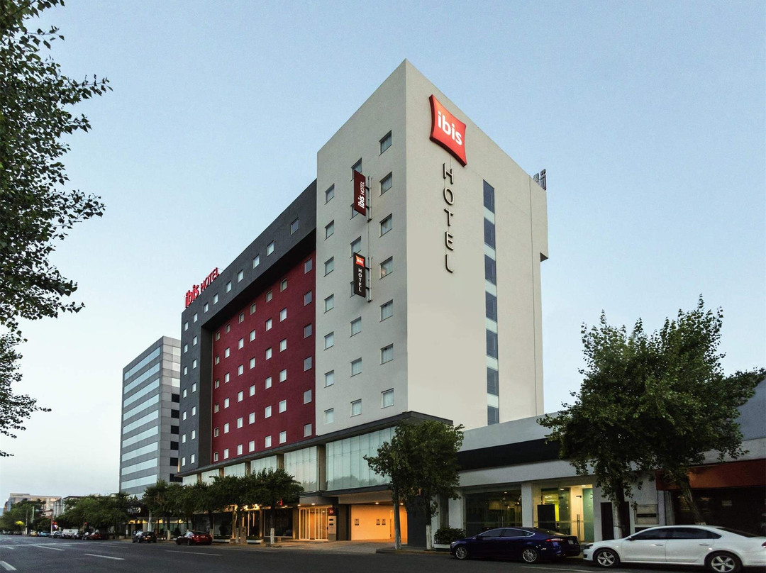 宜必思墨西哥塔兰潘特拉酒店主图