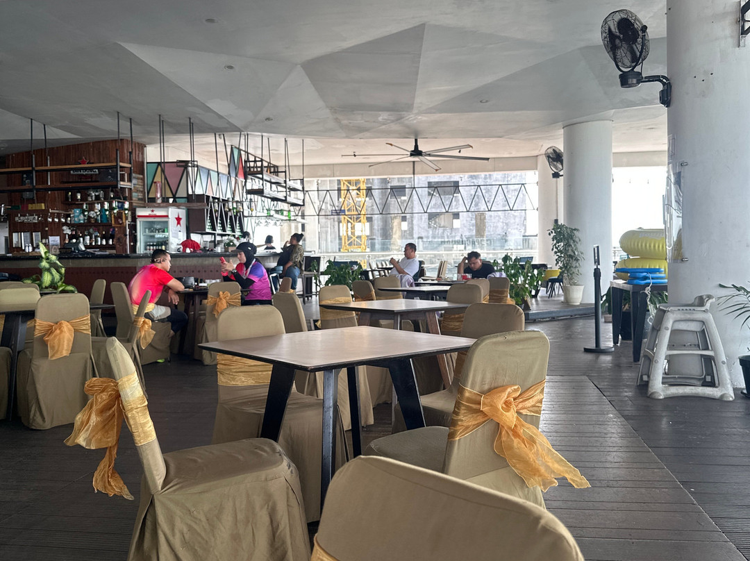 金色郁金香酒店-坤甸主图