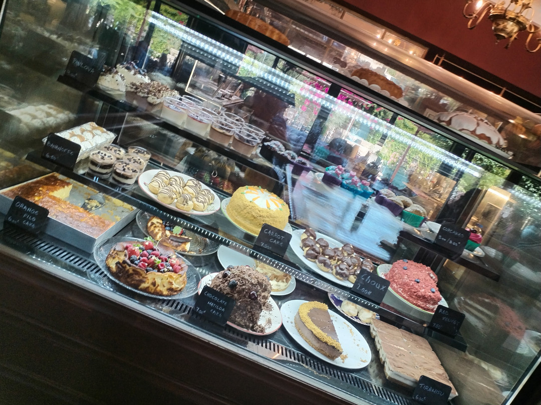 Dolce Far Niente / Bake Someone Happy
