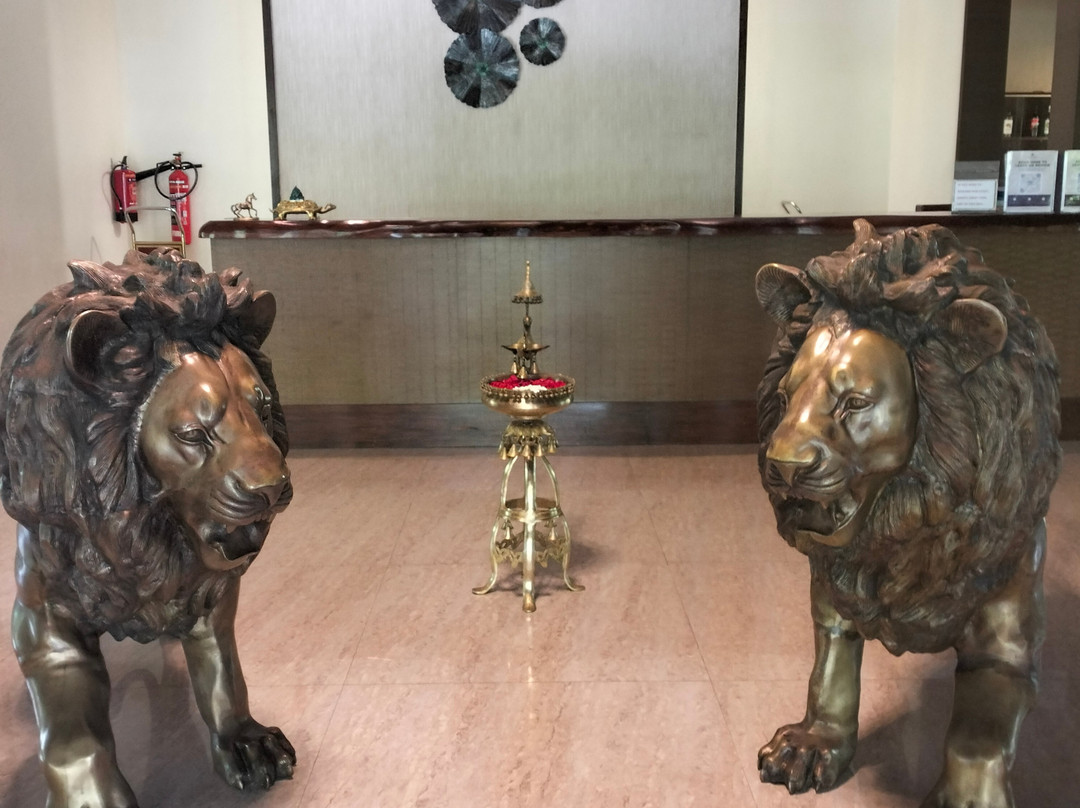 紫色棕榈水疗度假村主图