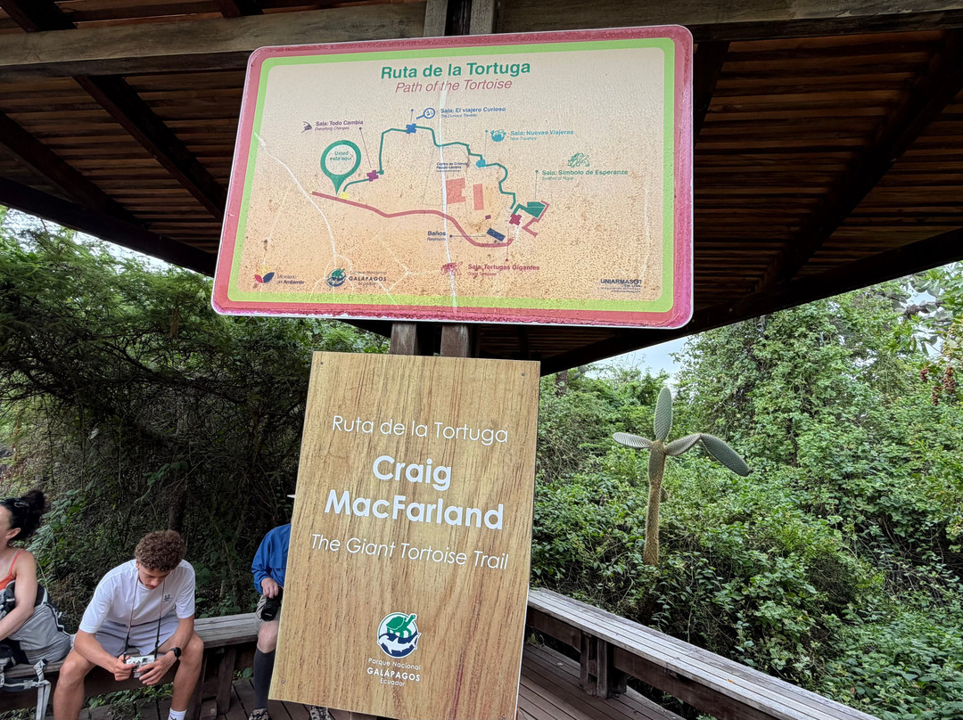 Charles Darwin Research Station-阿约拉港必去景点