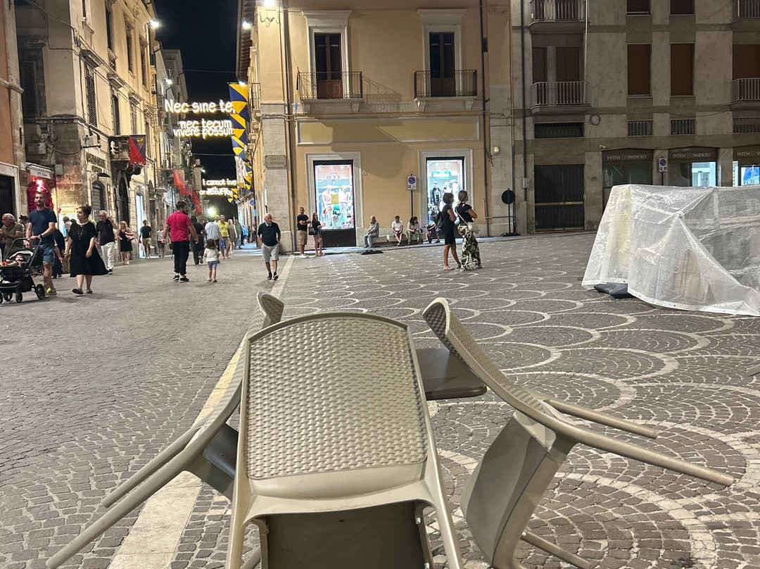 Piazza XX Settembre-苏尔莫纳必去景点