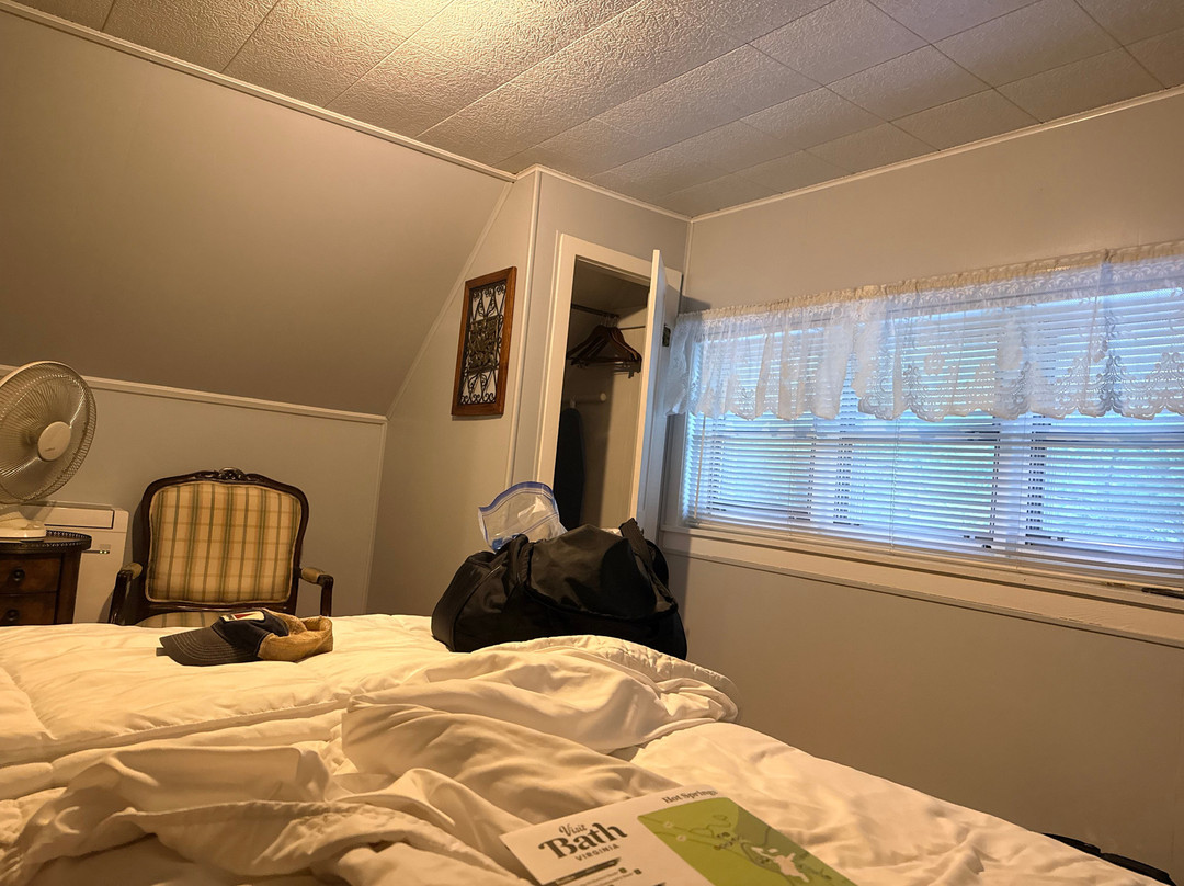 藤蔓小屋旅馆主图