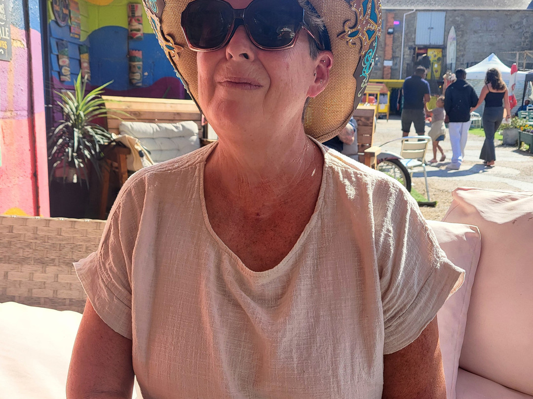 The Tiki Bar West Bay-West Bay必去景点