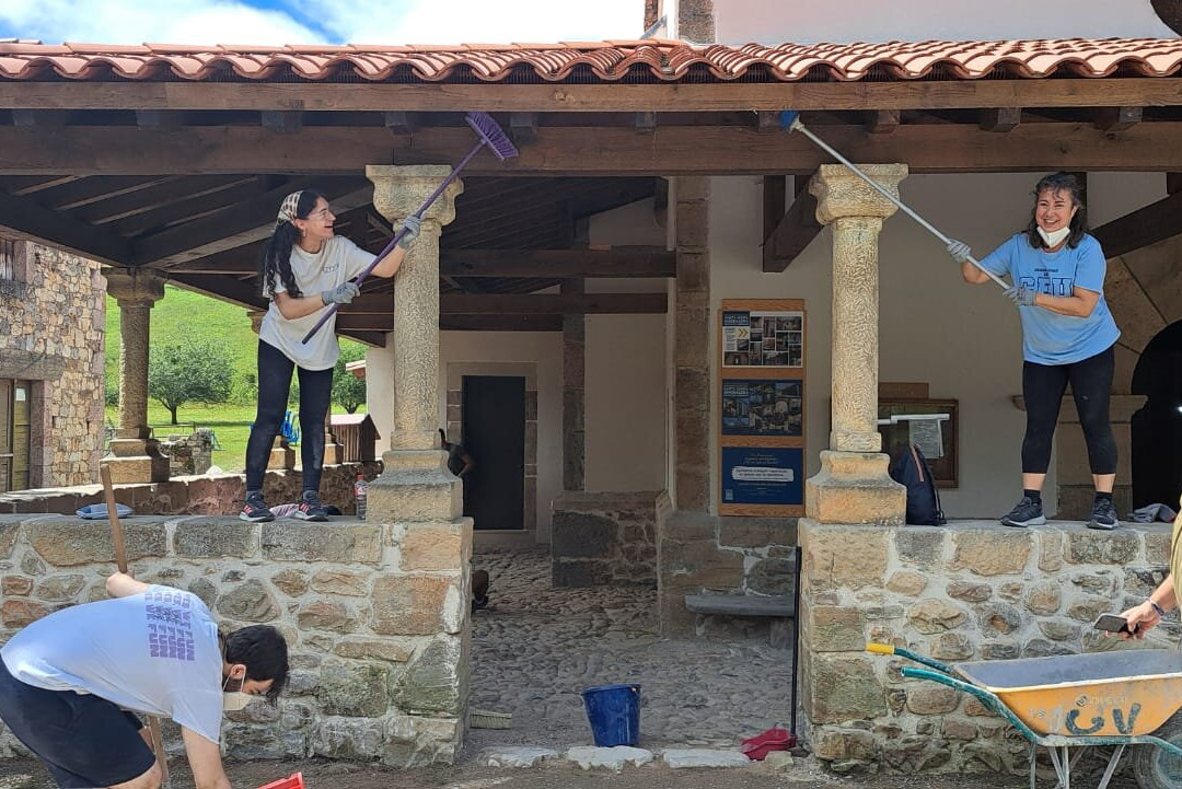 Iglesia Santa Maria Magdalena-Poo de Cabrales必去景点