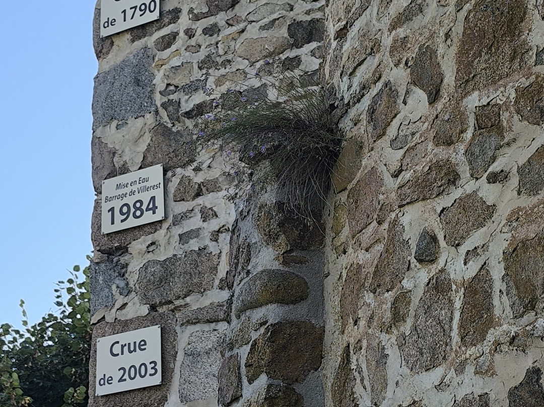 Château de La Roche-Saint-Priest-la-Roche必去景点