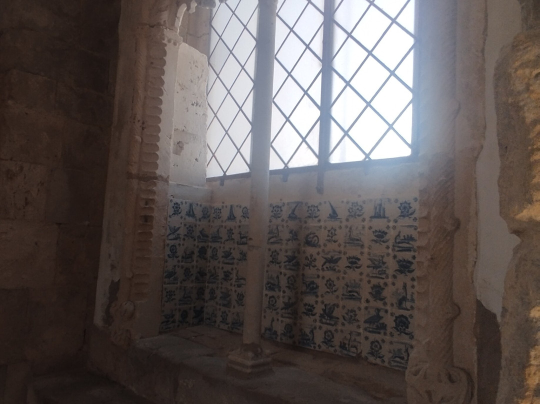 Church of Sao Joao de Alporao-圣塔伦必去景点
