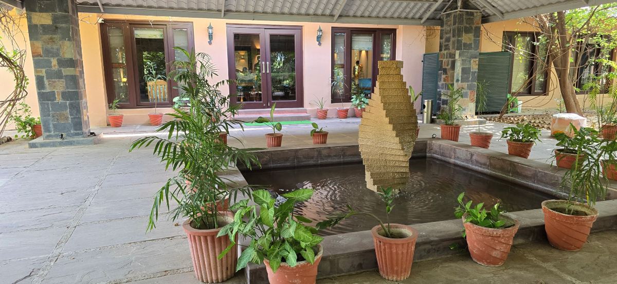 栾屯波考斯度假屋-旅行者