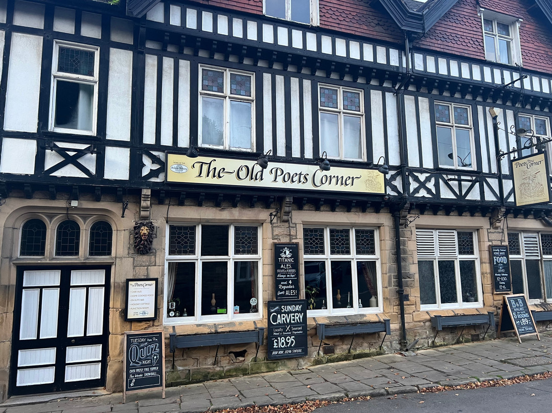 老诗人角落酒店