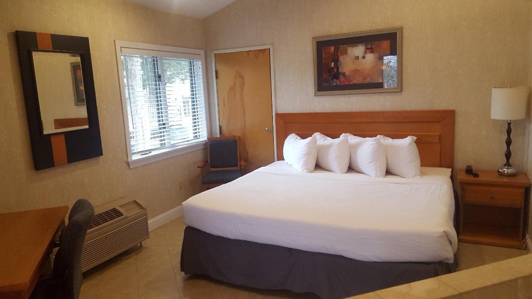 Cedar Park Inn & Whirlpool Suites-官方