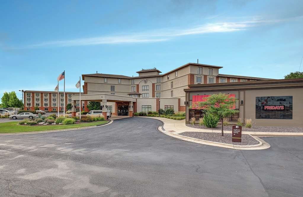 布卢明顿希尔顿逸林酒店主图