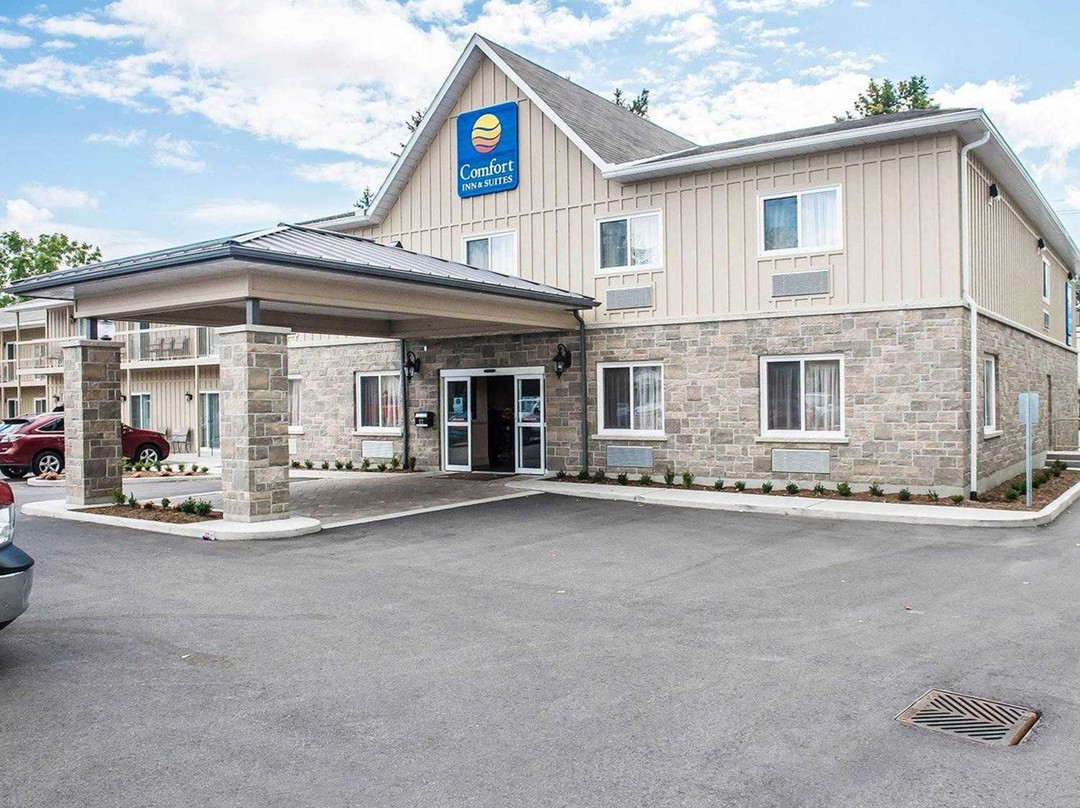 Comfort Inn & Suites Thousand Islands Harbour District主图