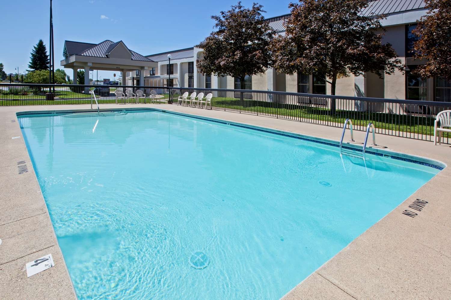 Quality Inn & Suites-官方