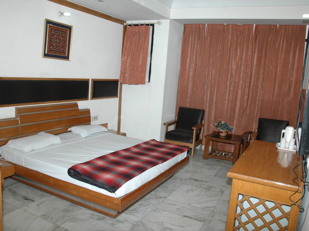 Hotel Harbans Residency