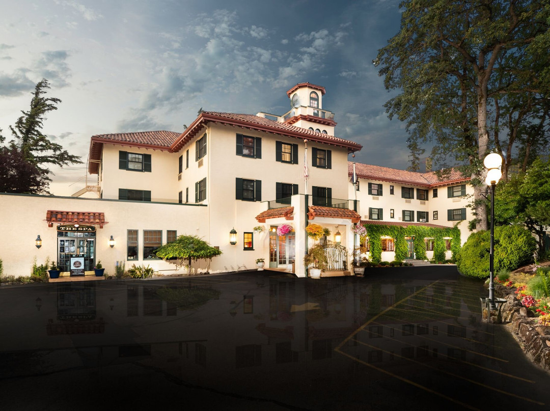 Columbia Gorge Hotel & Spa主图