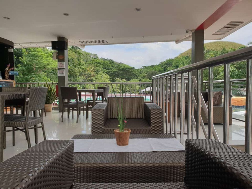 Chocolate Hills Complex-官方