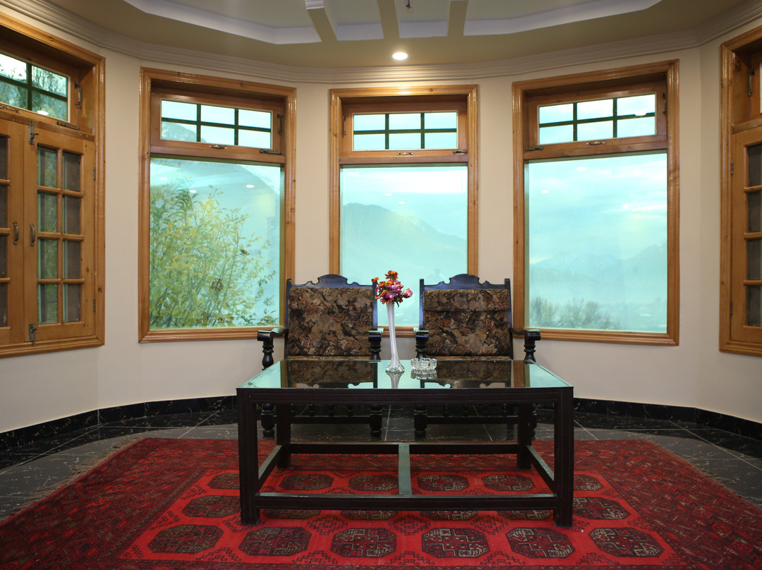 Eagle Nest Guest House & Resort