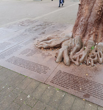 Dead Tree Sculpture-Kirkby必去景点