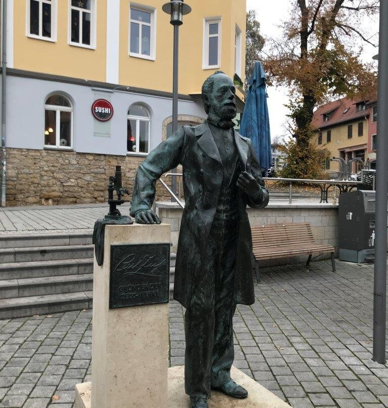 Carl-Zeiss-Denkmal-耶拿必去景点
