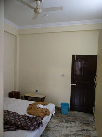 SPOT ON 29404 Kruthika Comforts主图