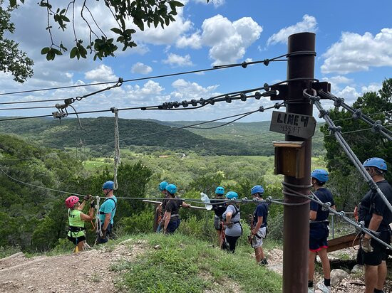 Helotes Hill Country Zip Lines-Helotes必去景点