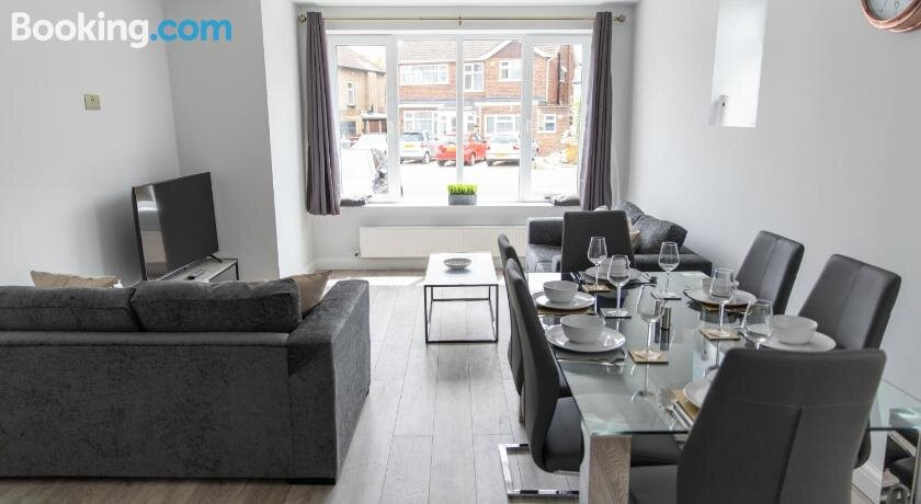 London Northwick Park Serviced Apartments By Riis Property