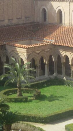 Benedictine Cloister景点图片