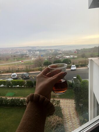 华美达泰基尔达酒店主图