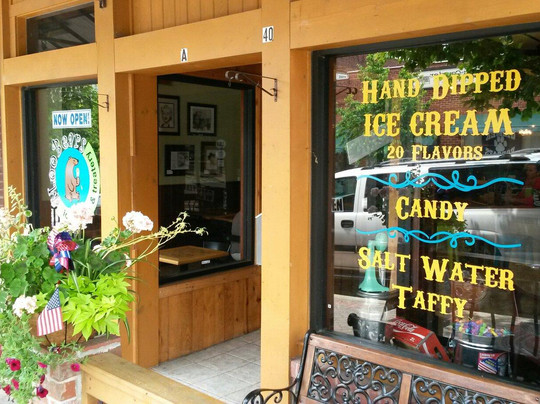 Ellijay餐馆和美食-MooBears Ice Cream & Hotdogs