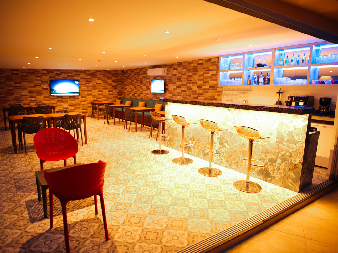 D Cafe & Bistro