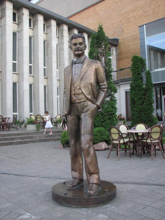 Sculpture of Karl Menning-塔尔图必去景点