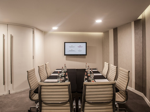 Crowne Plaza 迪拜节日之城皇冠假日酒店主图