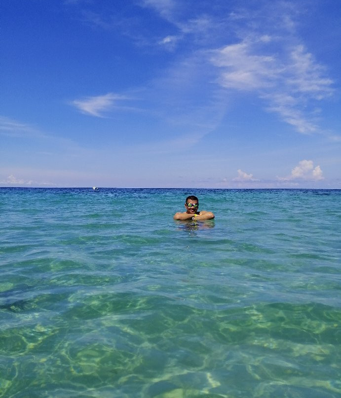 Isidro Beach Resort景点图片