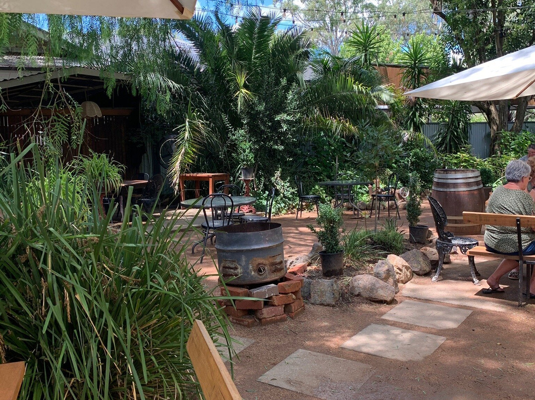 Seven Creeks Hotel主图