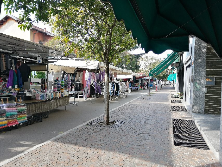 Mercato del Martedí-Laveno-Mombello必去景点